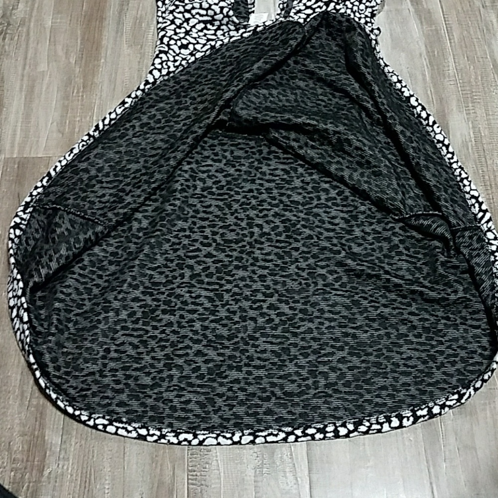 Dress - Picture 7 of 7